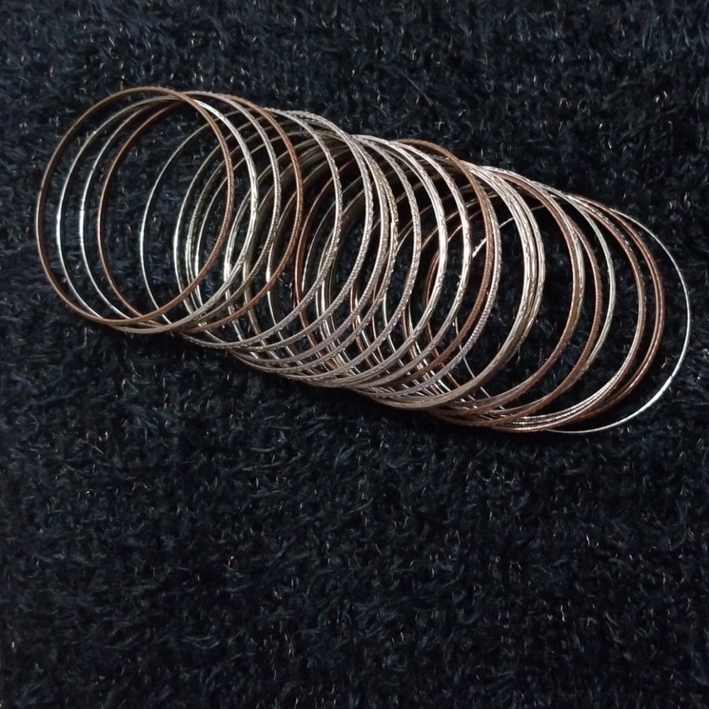 30 Metal Bangle Bracelets